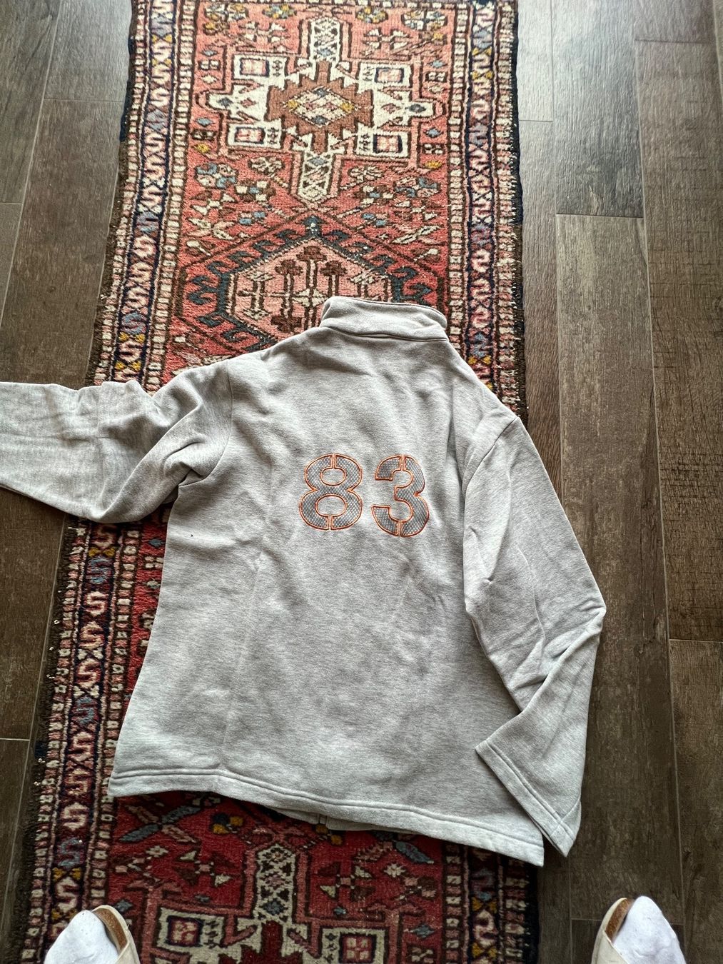 Maglioni & Felpe: Pulli Grau Gr.M – Usato da Seewen SO venduto da Muggi3 1
