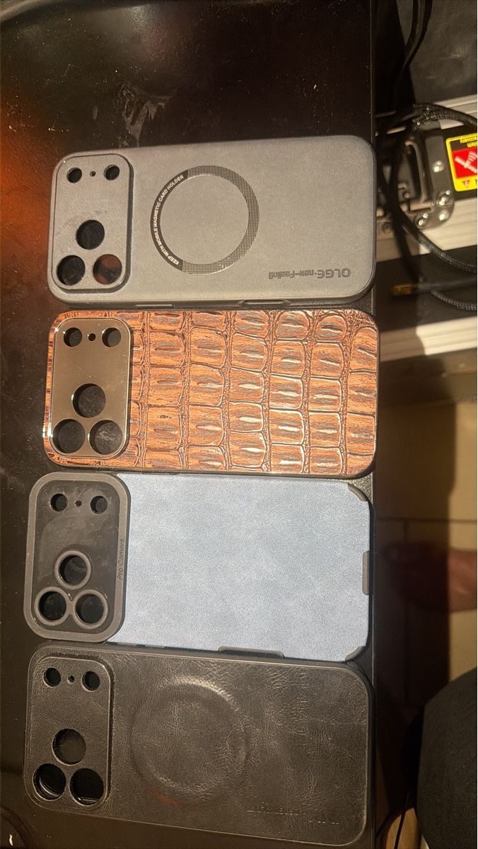 Apple Cover & Protezioni schermo:  iPhone 17 pro Max hullen – Nuovo (secondo la descrizione) da Camorino venduto da CamperCommunity
