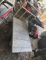 Plattformwagen aus Metall mit Holzplatte gebraucht