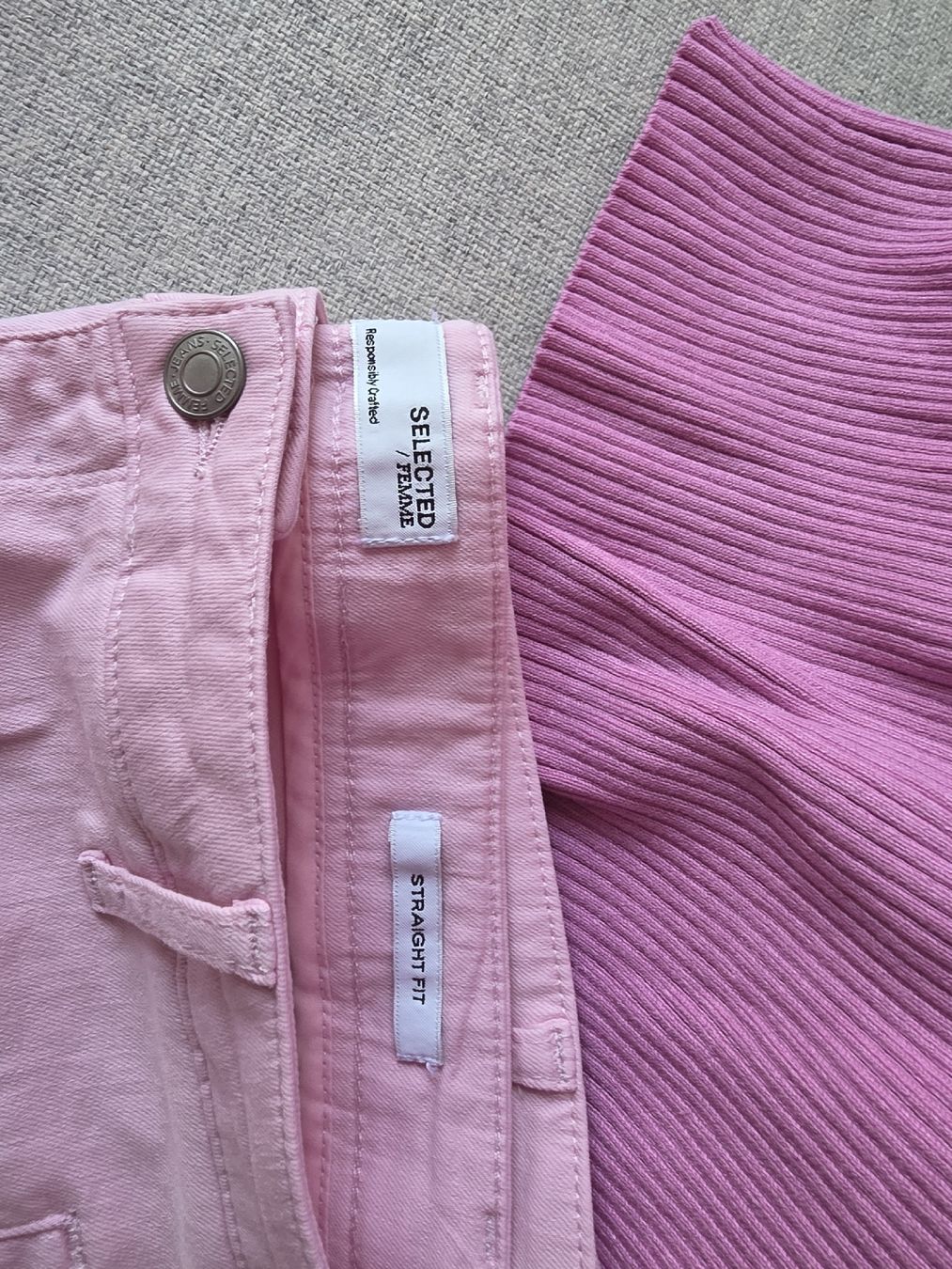 Selected Lotti di vestiti: Ensemble Selected/Femme rose – Nuovo (secondo la descrizione) da Yverdon-les-Bains venduto da enzine 1