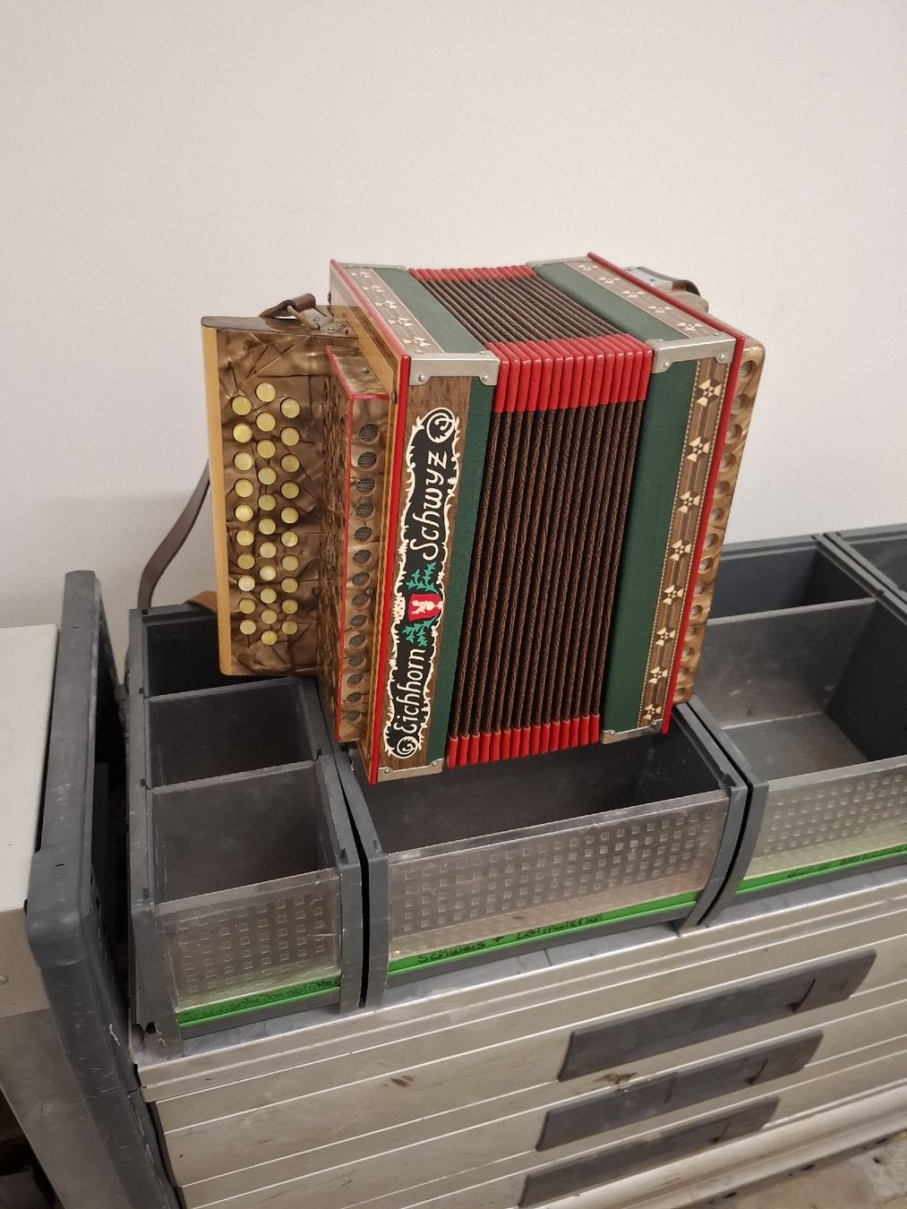 Eichhorn Strumenti musicali: Eichhorn orgeli.ton C – Usato da Villeneuve venduto da BibiVintage 2
