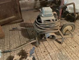 Ancien moteur électrique.