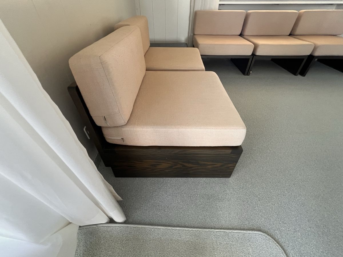 Sofas: Sofa mit Tisch / Sitzgruppe ( 4)  – Gebraucht aus Glattfelden von maa_qcj8 4