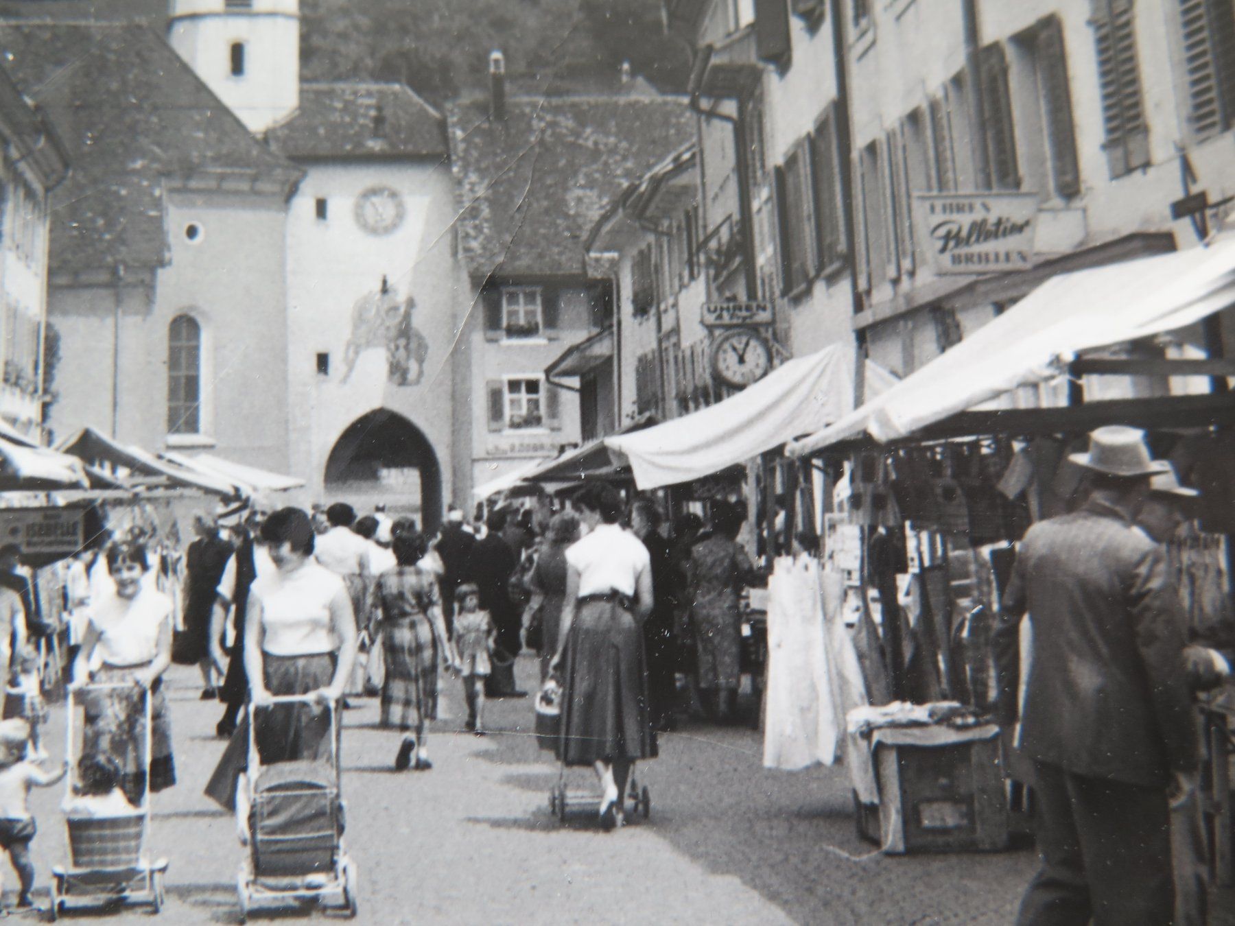Cartoline postali: LAUFEN - MARKT IN LAUFEN – Usato da Wittenbach venduto da lipasal 2