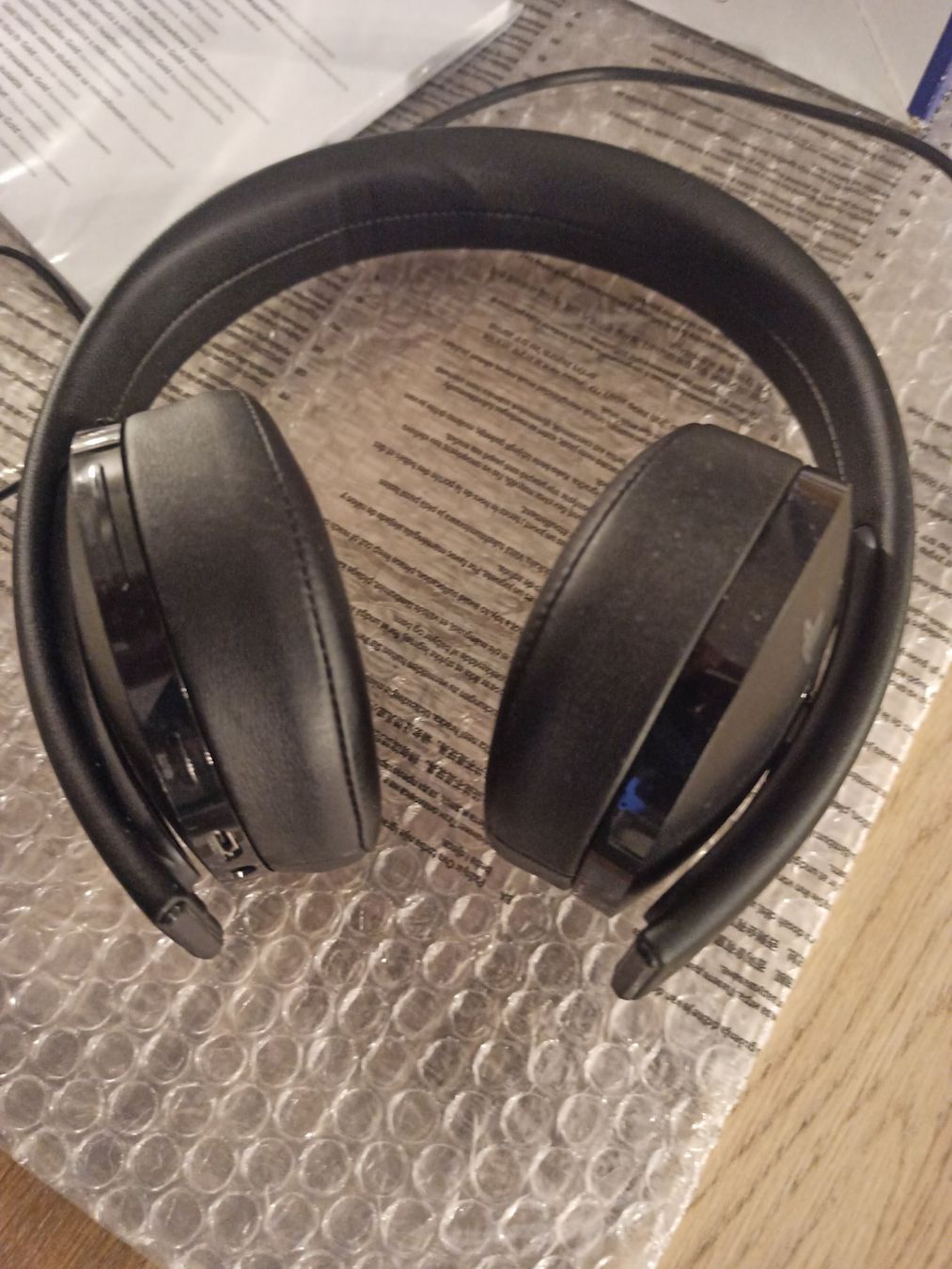 Sony Cuffie: Sony PlayStation Gold Wireless Headset PS4 – Usato da Oberweningen venduto da mar_87mx 7