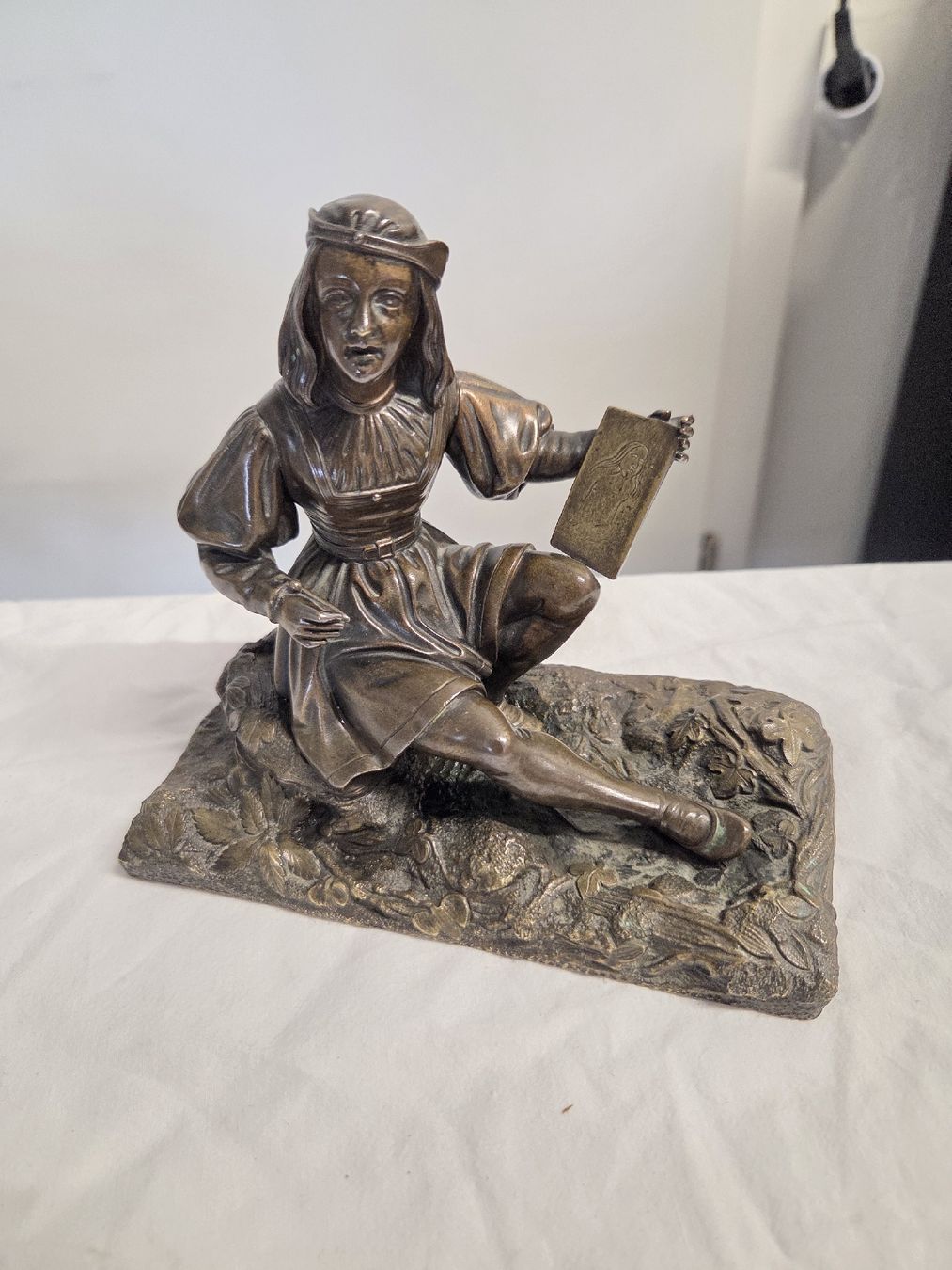 Sculture & Statue: Bronzefigur: Lesende Maid  – Usato da Dietikon venduto da Allegra34 7