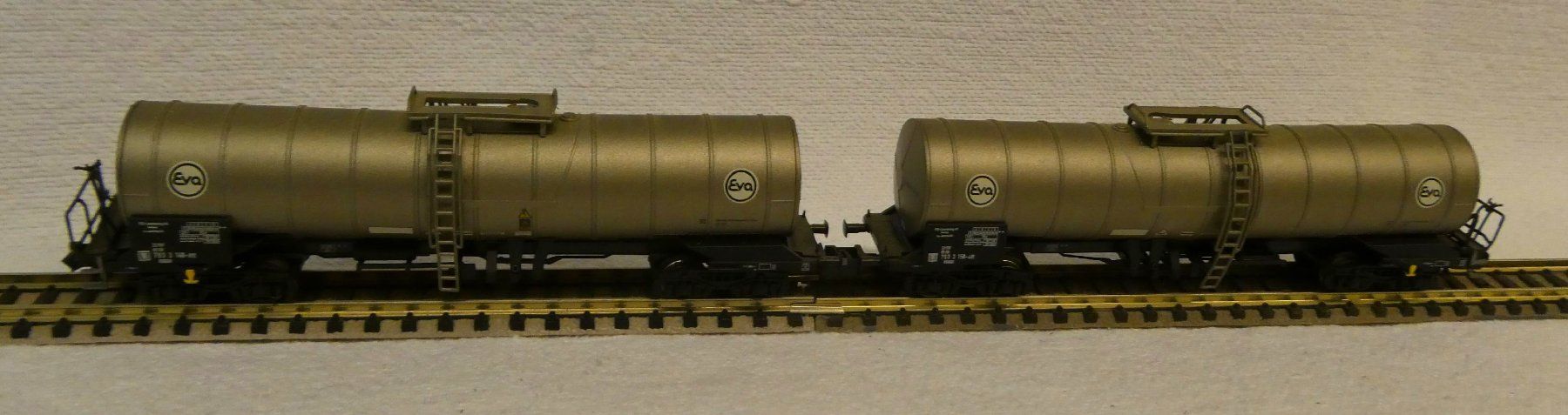 Trix Modellini di ferrovie: 2 Stk Minitrix Kesselwagen – Nuovo (secondo la descrizione) da Rupperswil venduto da Ropi03