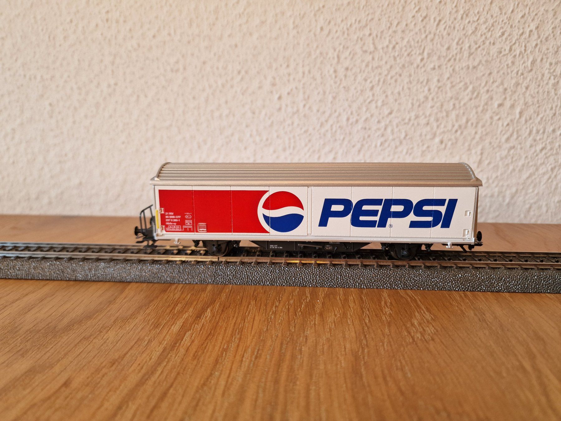 Märklin Modellini di ferrovie: SBB Pepsi Güterwagen H0 – Usato da Matten b. Interlaken venduto da lor_hr9w