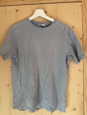 Blaues T shirt