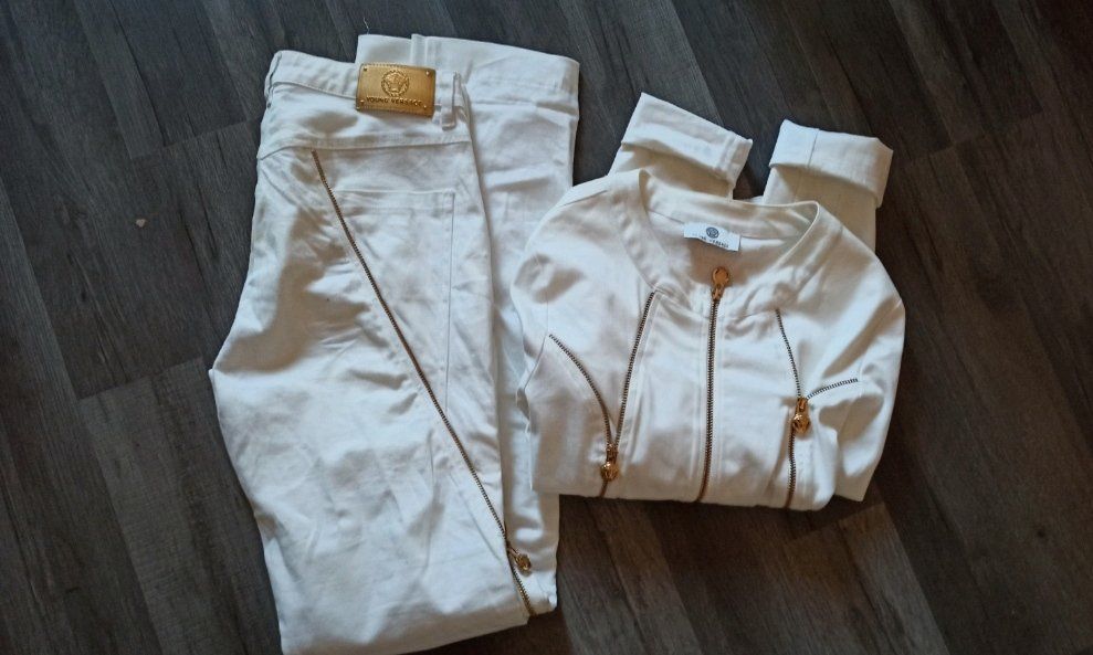 Versace Completi: Ensemble blanc satiné VERSACE 14ans – Usato da Leytron venduto da SoniaGreen