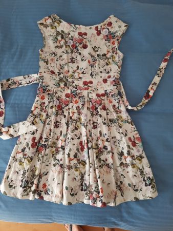 Süsses Blumenkleid Grösse M