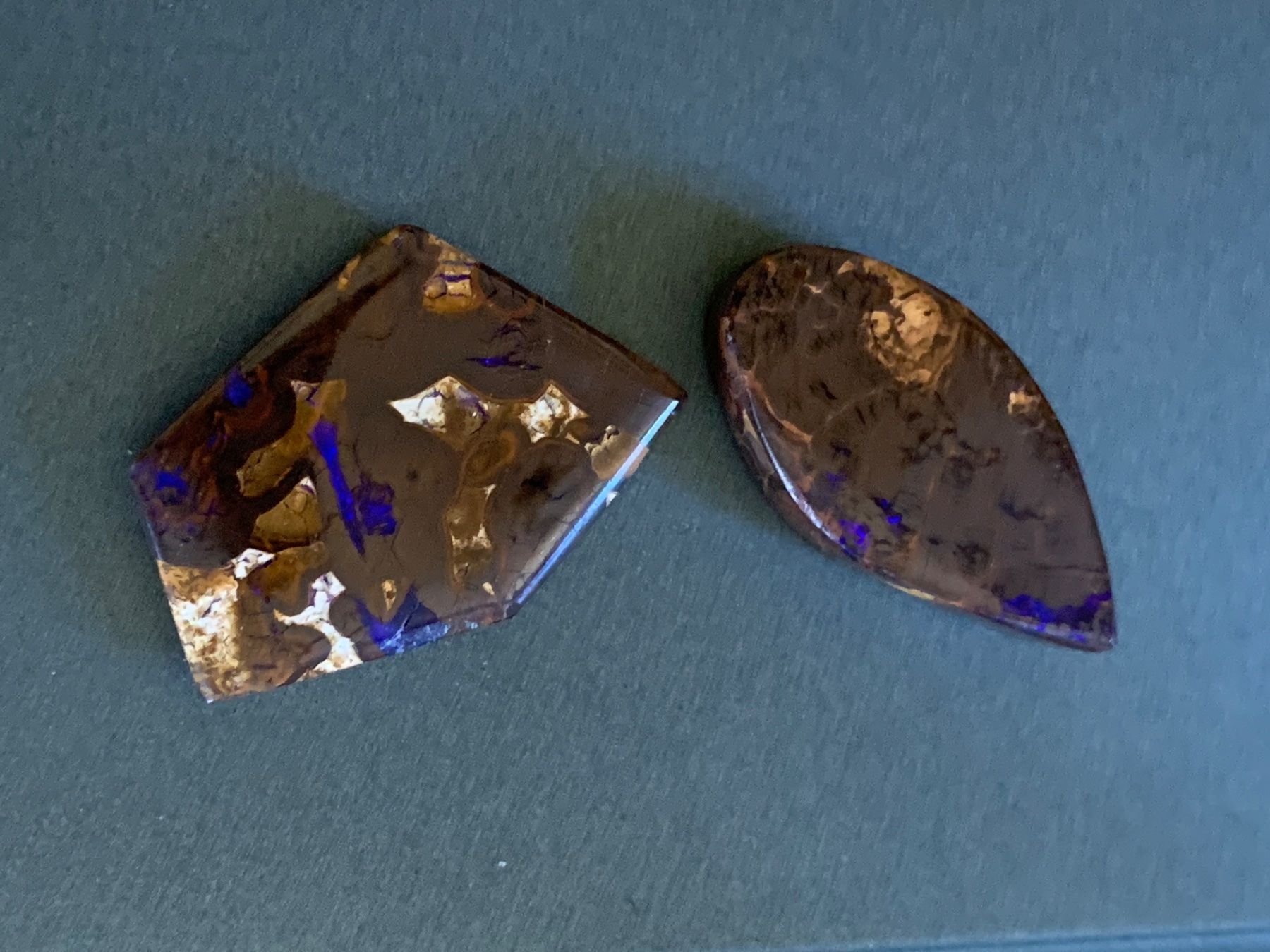 Pietre preziose: Boulder Opal – Usato da Flawil venduto da Naphtali