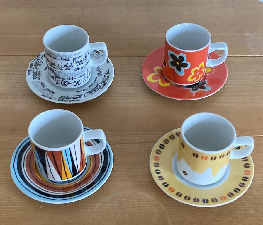 Pfister Tazze: SPECIAL EDITION Möbel Pfister: 4 Espresso-Sets – Usato da Urdorf venduto da Resumasa