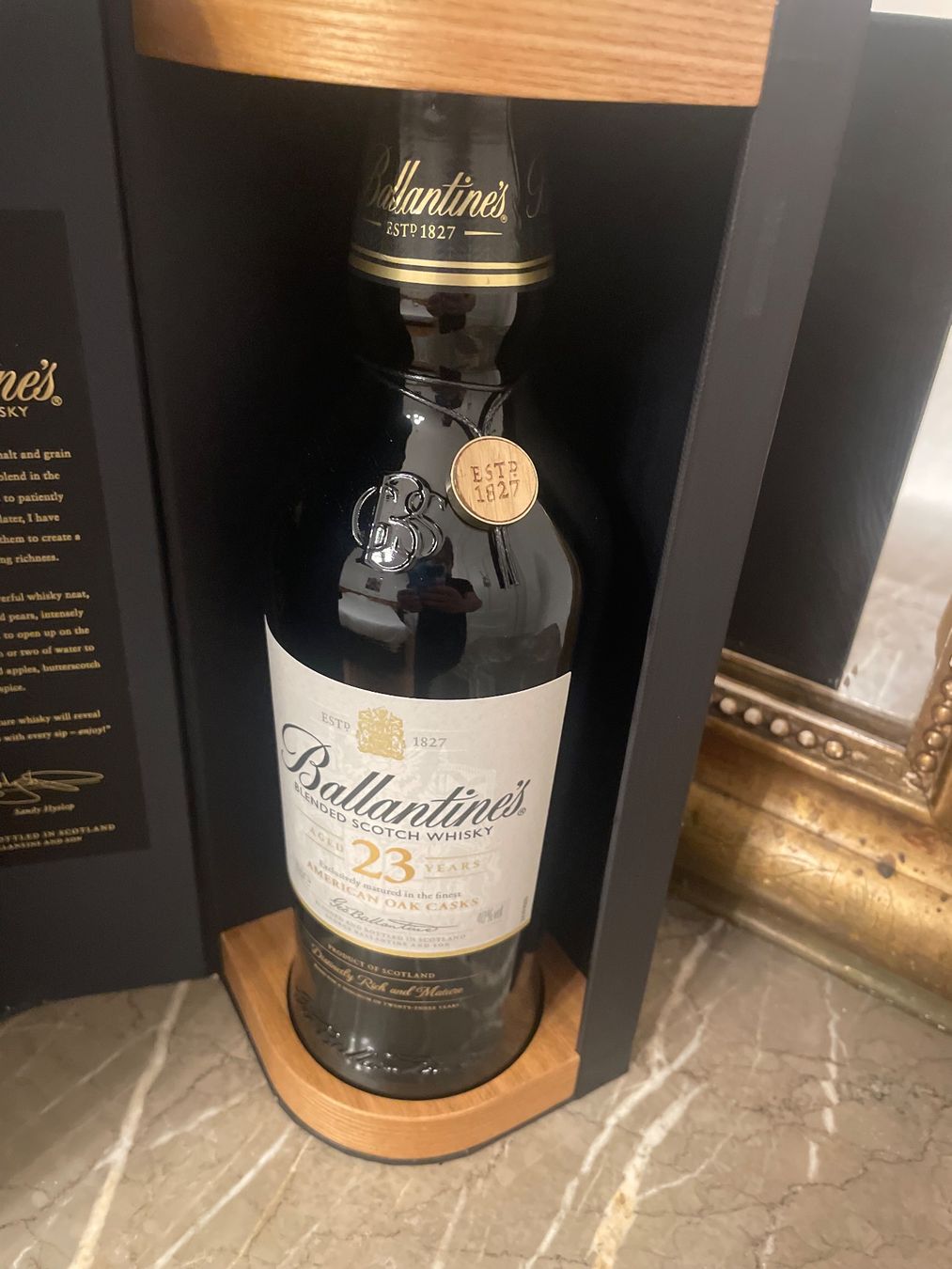 Ballantines Bevande alcoliche: Ballantines 23 Year Blended Scotch Whisky – Usato da Zürich venduto da Arcana_Fail
