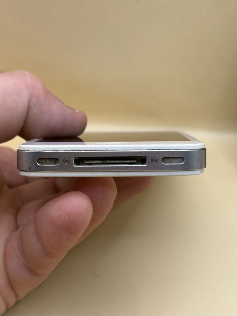 Apple Handys / Smartphones: 2x iPhone 4 + câble – Defekt aus Genève von sho_67qj 2