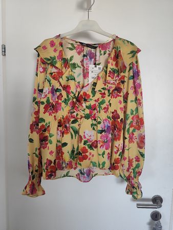Bluse mit Blumenmuster gelb Grösse M neu mit Etikett