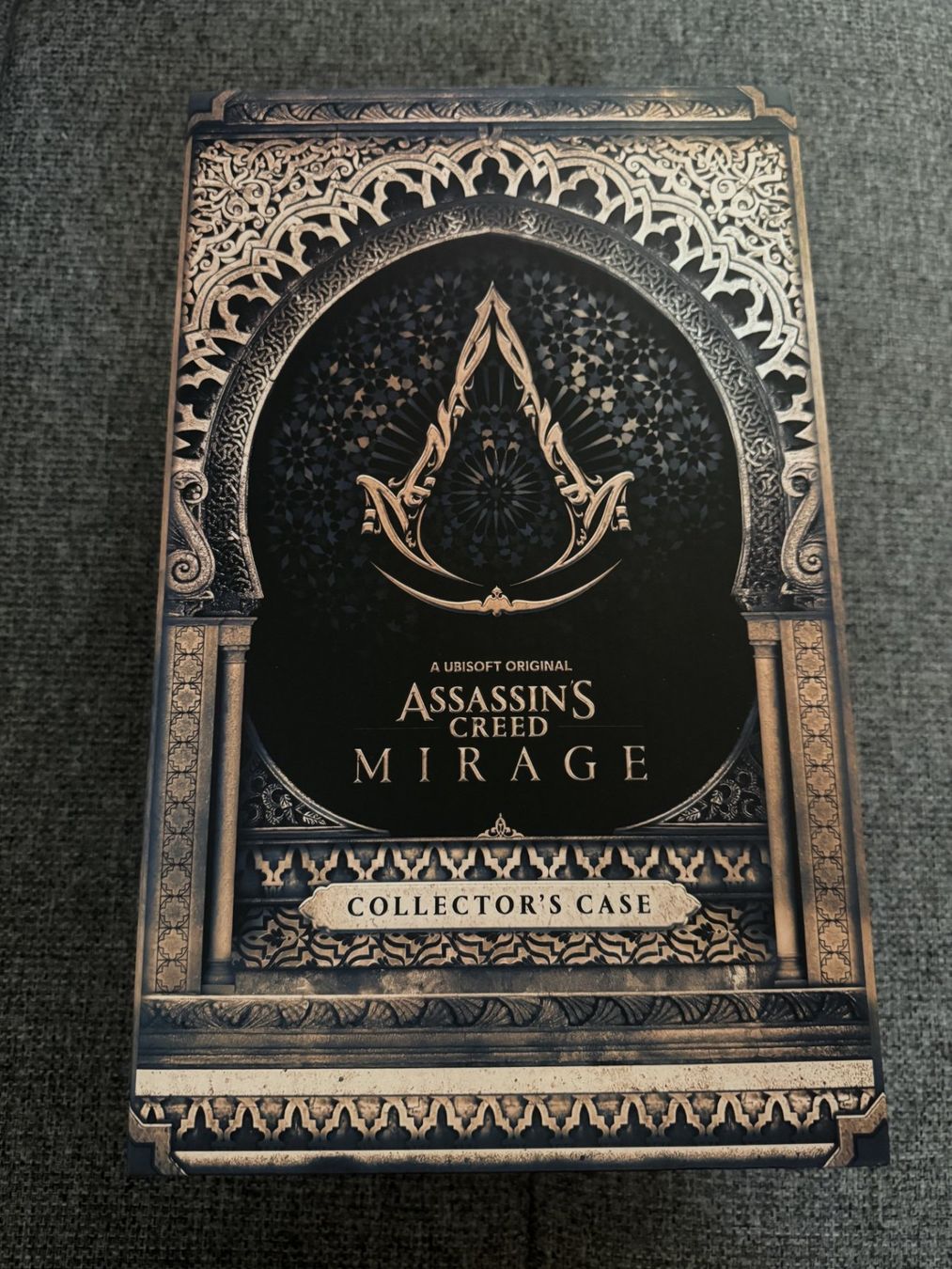 Statuette: Assassins Creed Mirage Collectors Case – Nuovo e nell'imballaggio originale da Neuenhof venduto da H.mot