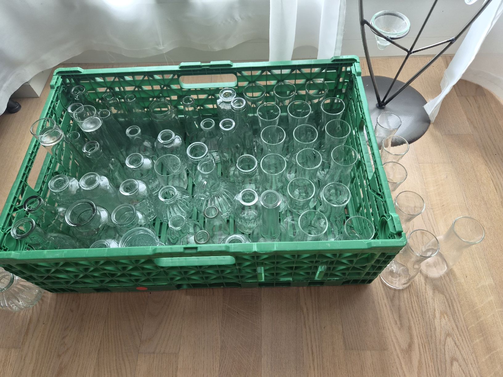 Tutte le decorazioni: ca. 60 kleine Blumen Vasen  – Usato da Scherz venduto da gui_6q7l 4