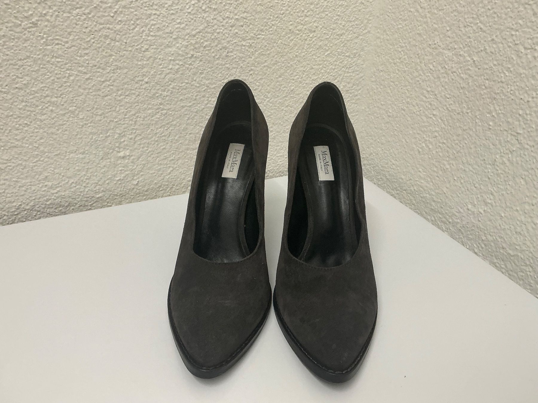 Max Mara Chaussures femmes: Max Mara elegante Wildleder Pumps Gr.39.5 – D'occasion à Siebnen par mac_8tmv 2
