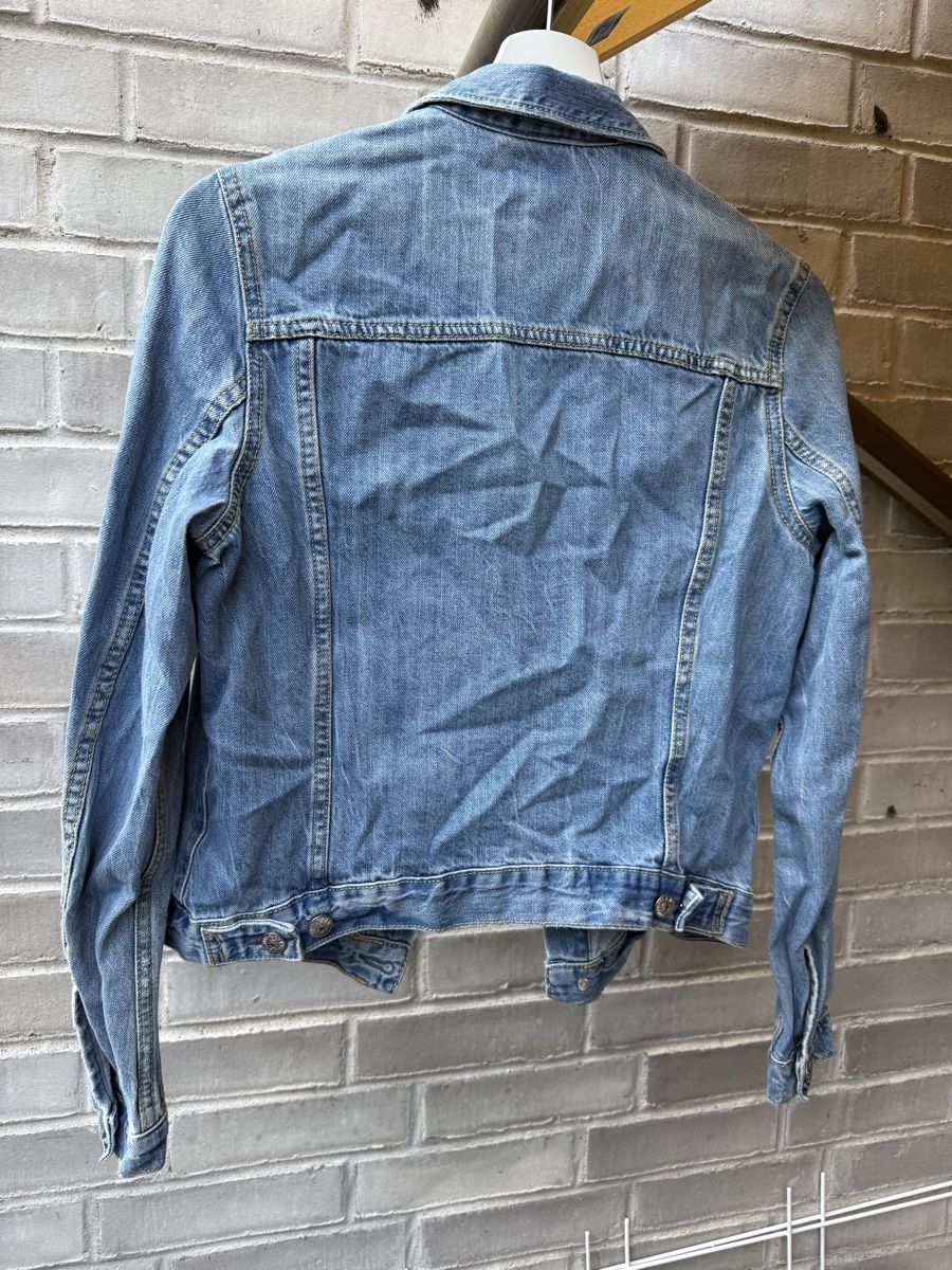 H&M Giacche: Jeansjacke H&M – Usato da Münchenbuchsee venduto da na_sch3053 1