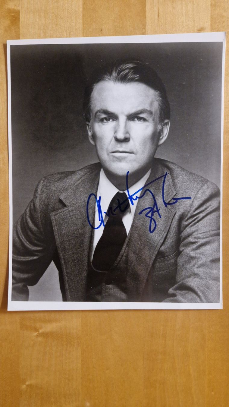 Autogramme: Anthony Zerbe, Original Autogramm auf Grossfoto in s/w – Gebraucht aus Salmsach von Schusoa