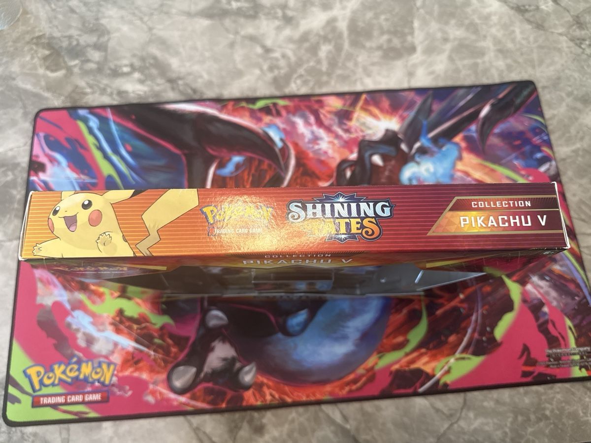 Pokémon Carte collezionabili: Pokemon Shining Fates: Pikachu V Collection – Nuovo e nell'imballaggio originale da Buchs ZH venduto da ber_wjl8 2
