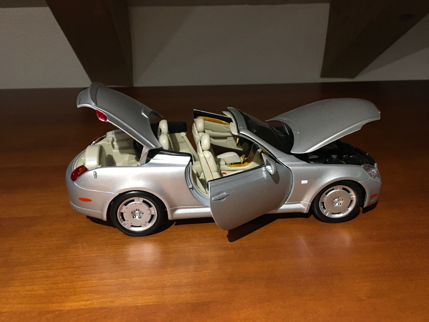 Lexus Modellautos: Lexus SC 430 1/18 – Gebraucht aus Wohlen AG von PrivatSammlung 2
