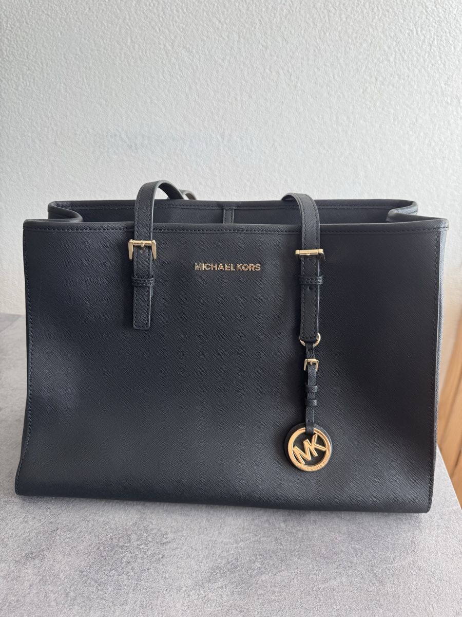 Michael Kors Borse da donna: Michael Kors Jet Set Tote in Schwarz – Nuovo (secondo la descrizione) da Schindellegi venduto da lau_h92g