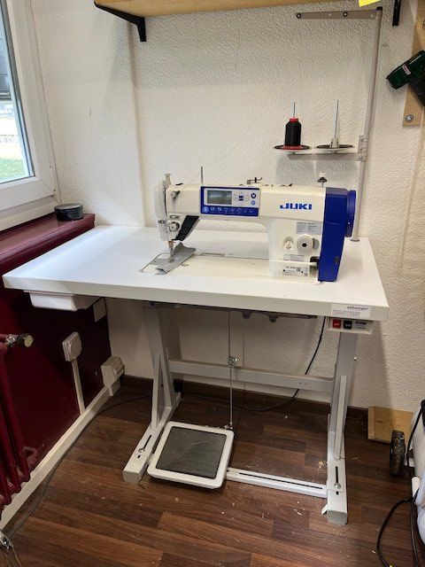 Juki Macchine da cucire: Juki Industrienähmaschine DDL- 8000A – Usato da Zürich venduto da moebelzuerich 2
