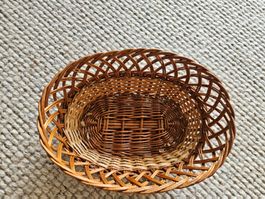 Dekorativer Korb aus Weide