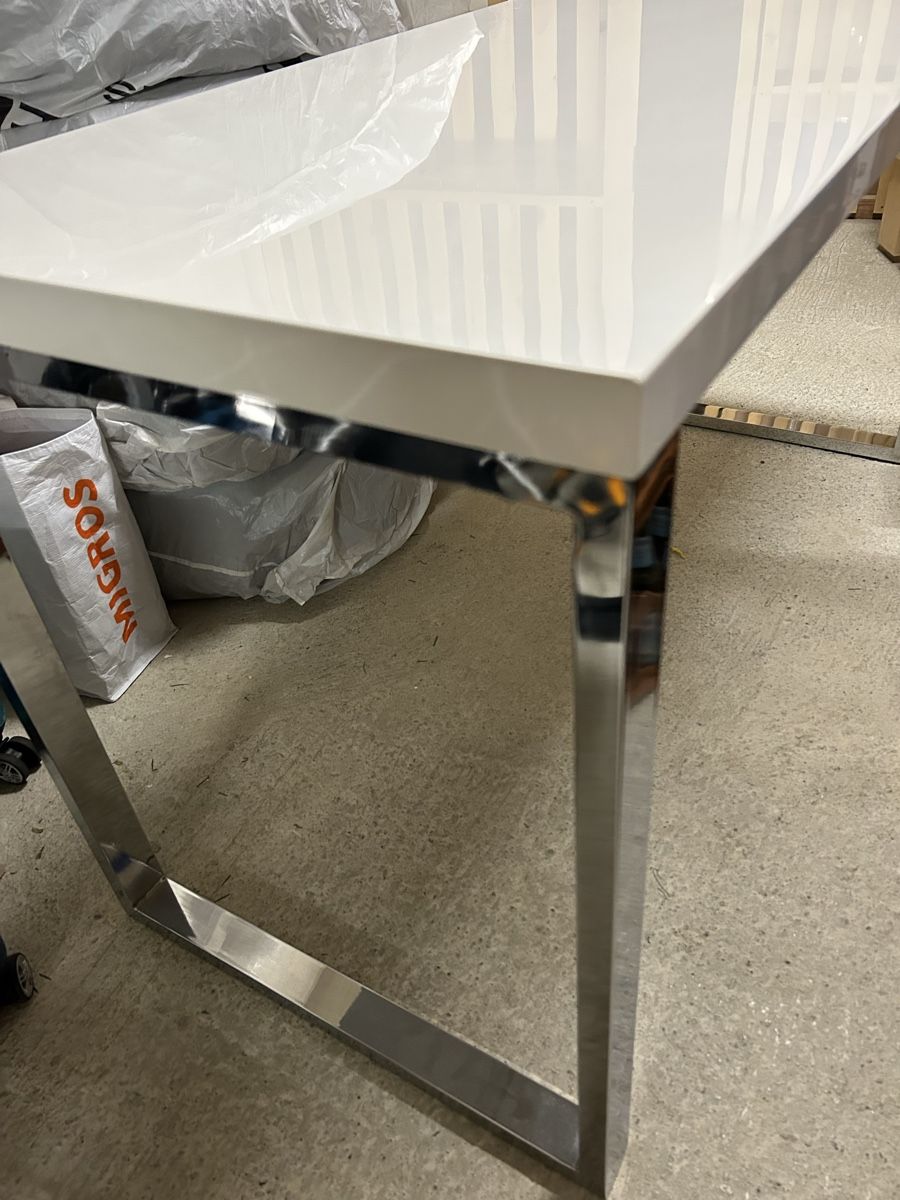 Tische: Schreibtisch/ Esstisch/ Schminktisch – Gebraucht aus Rupperswil von Isana2 2