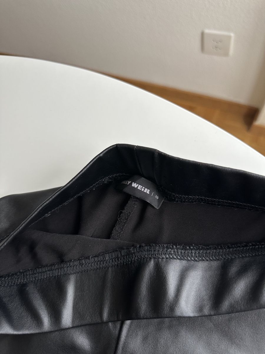Leggings: Schwarze Kunstleder Leggings - Grösse 36 – Nuovo (secondo la descrizione) da Winterthur venduto da nic_r7kj 1