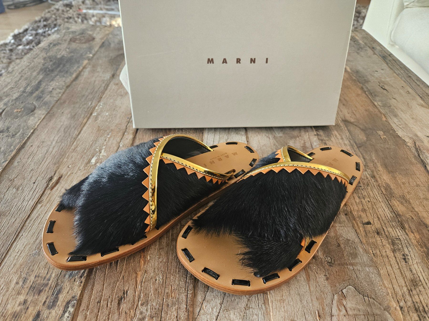 Marni Scarpe da donna: Marni Sandalen mit Echtfell 36 – Nuovo e nell'imballaggio originale da Luzern venduto da schuhparadies159 2