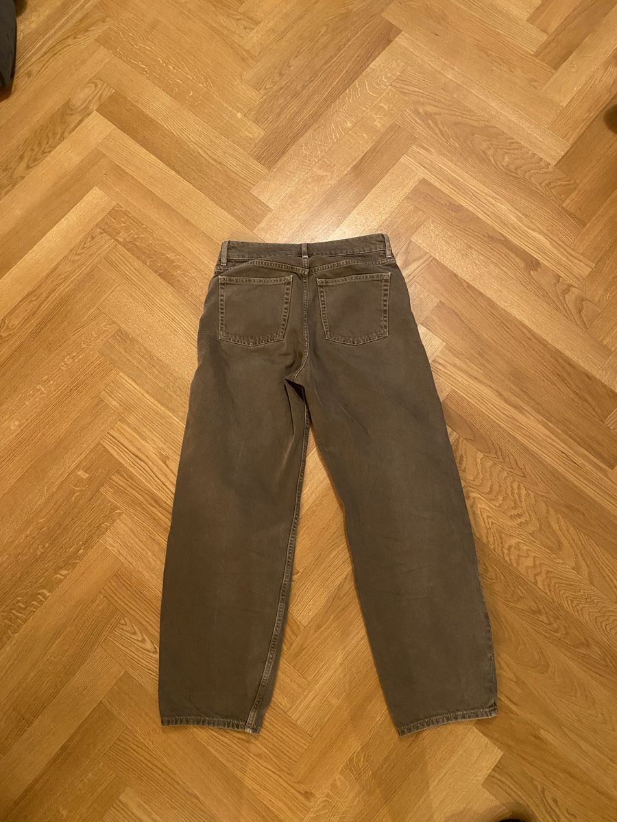 Jeans: Barrel Jeans braun &Other Stories – Usato da Zürich venduto da happycastle 1