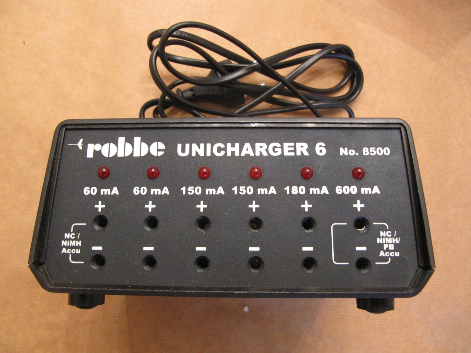 Robbe Accus, Chargeurs & Blocs d'alimentation: ROBBE No. 8500  Unicharger 6 – D'occasion à Basel par Ruben2210