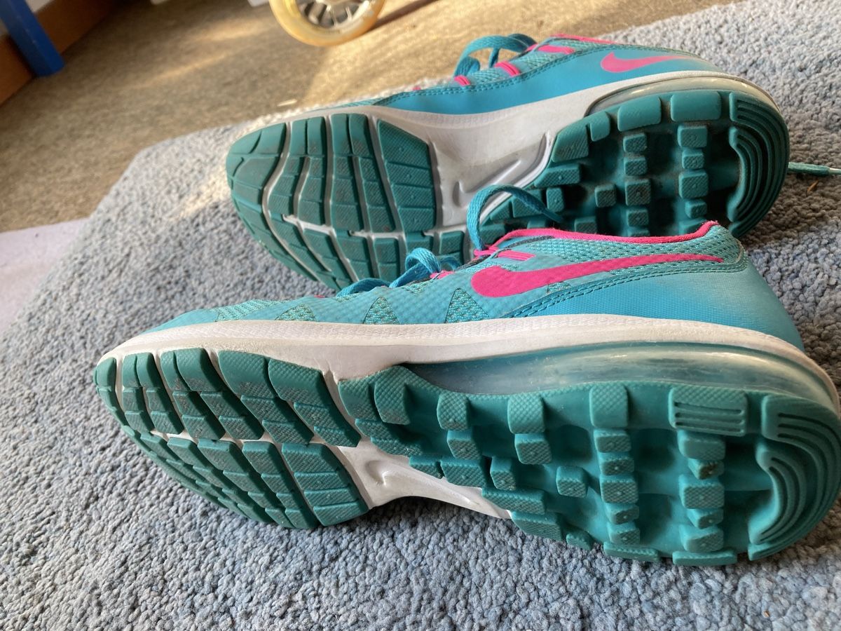 Nike Scarpe per ragazze: Nike Max Dynasty neuwertig – Nuovo (secondo la descrizione) da Wetzikon ZH venduto da Kohle3 2