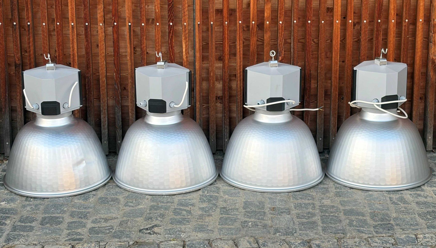 Schweizer Armee Lampade: Hallenlampe Industrielampe – Usato da Oberkulm venduto da OHO19