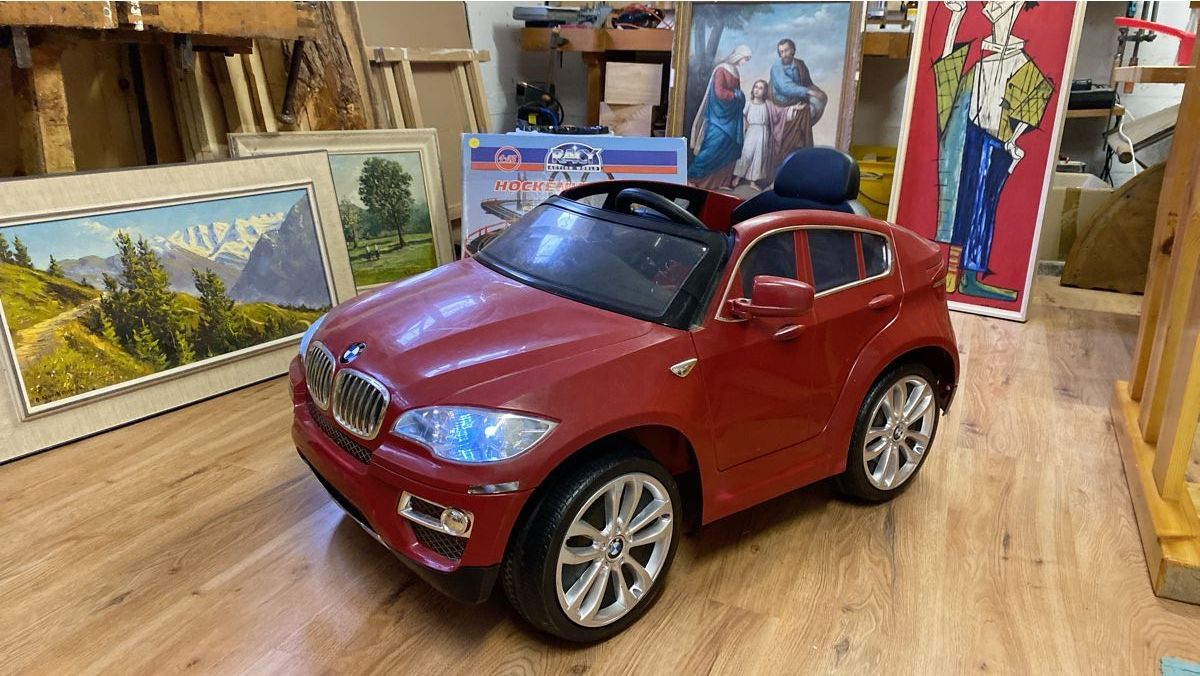 BMW Veicoli per bambini: Kinder Elektroauto BMW X6 Rot – Usato da sursee venduto da trilli-tralli