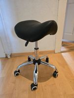 Tabouret de bureau ergonomique sur roulette