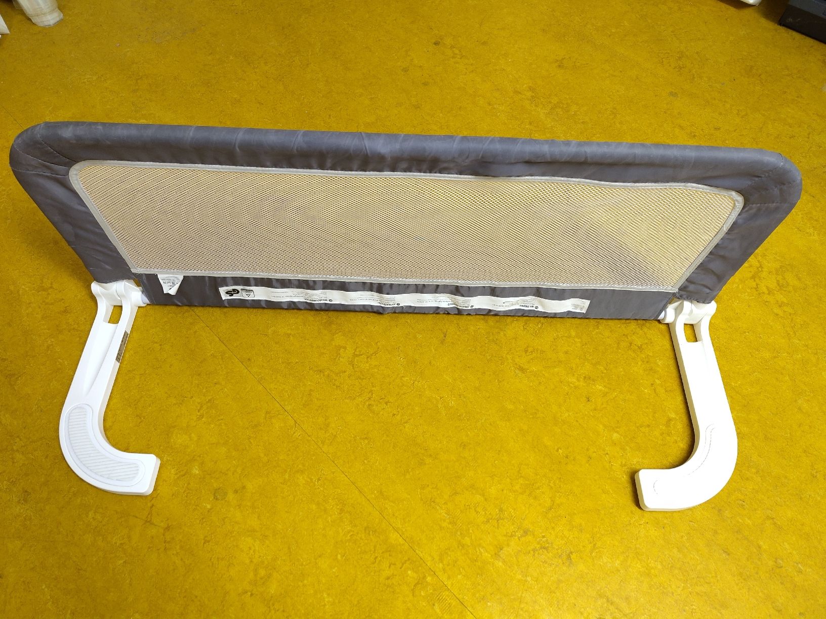 Box & Barriere di sicurezza: Bettgitter Safety 1st grau klappba – Usato da Suhr venduto da Matzge