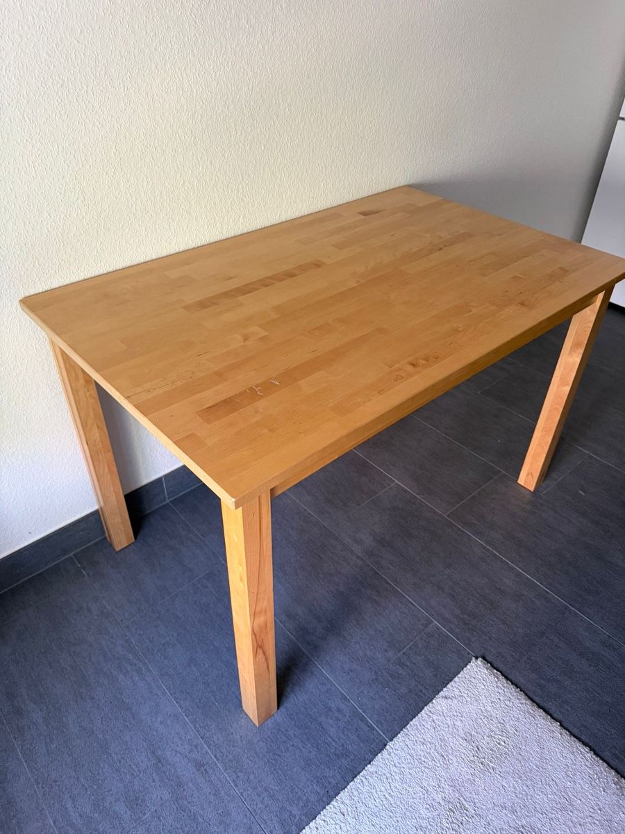 Tavoli: Holztisch – Usato da Basel venduto da Cdraemy. 2