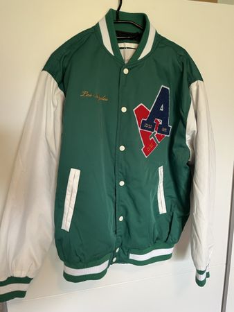 Grüne College Jacke Bershka Gr. M