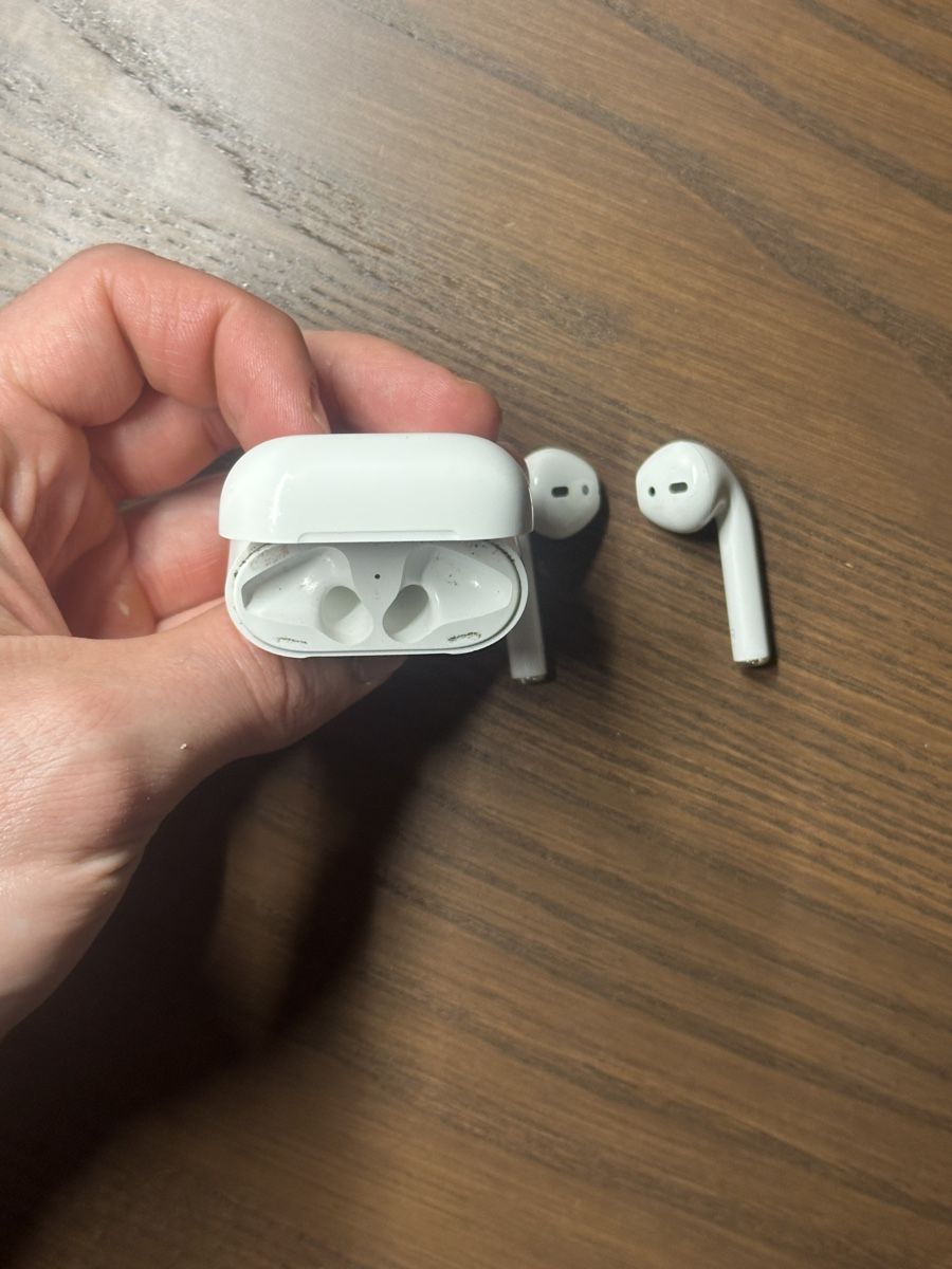 Apple Cuffie: Apple AirPods 2nd Generation – Usato da Zürich venduto da maruos 1