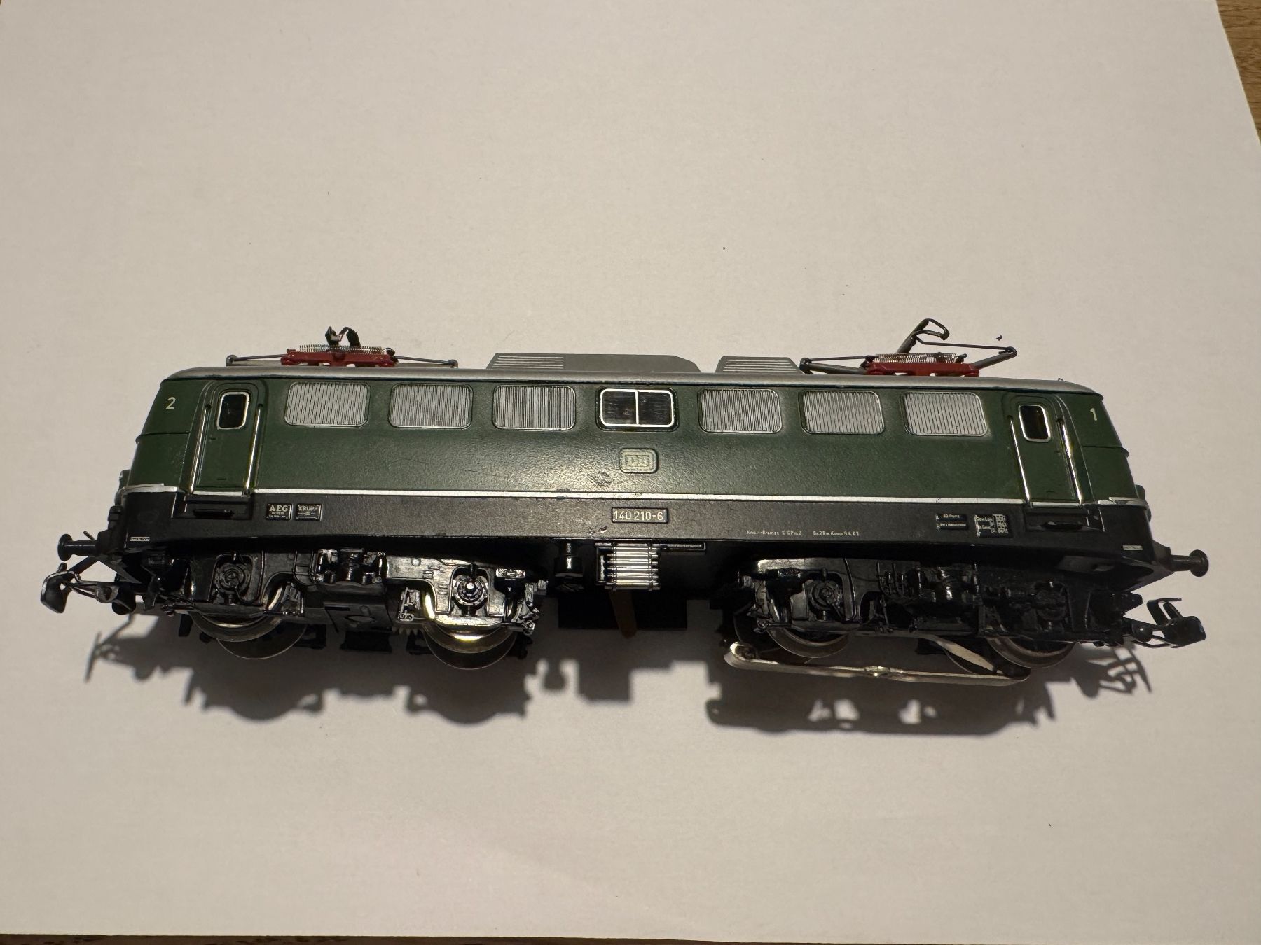 Märklin Modellini di ferrovie: Märklin 3040 E-lok DB BR E40 E 140 210-6 grün analog – Usato da Seon venduto da Klammer99