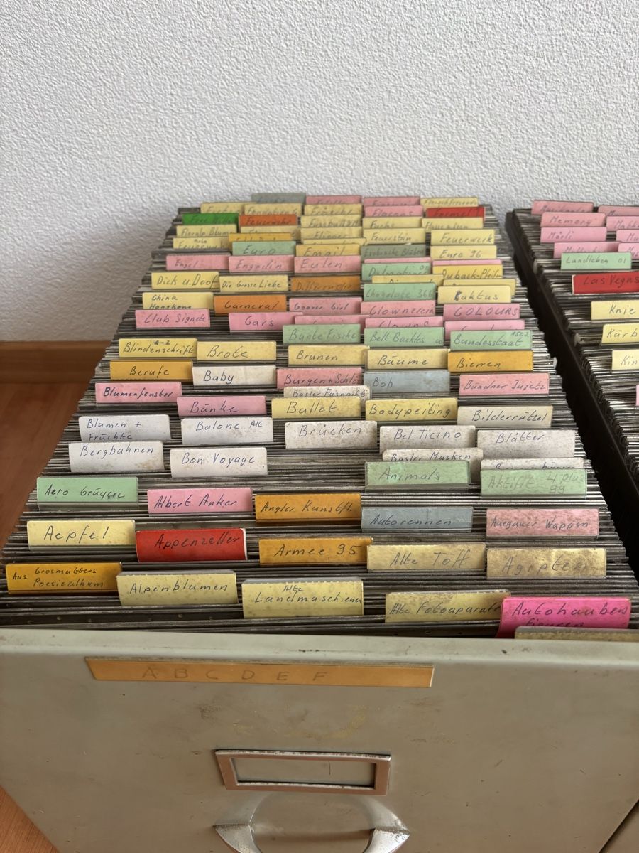 Coperchi dei cremini per caffè: Grosse Kafferahmdeckelisammlung aus Nachlass – Usato da Udligenswil venduto da Ktho 1