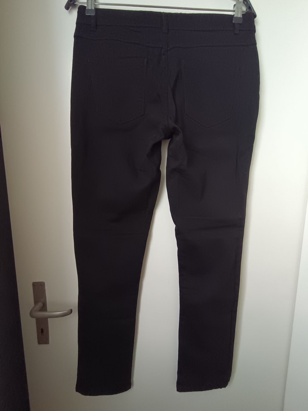 C&A Pantaloni: Hose C&A Slim Schwarz, Gr. 40 – Nuovo (secondo la descrizione) da Zug venduto da Annina29 1