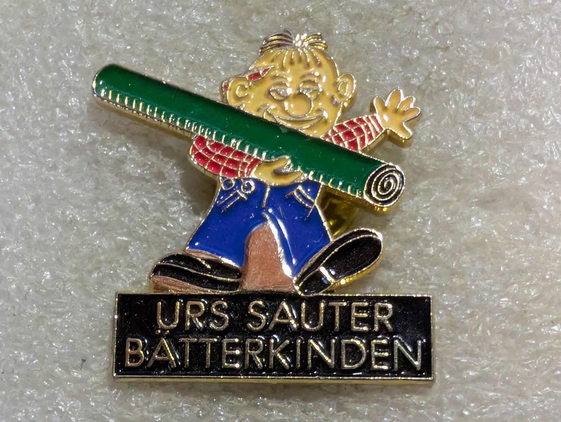 Plaketten & Abzeichen: Ansteckpin 33: Urs Sauter – Gebraucht aus Oppligen von Pin-Fall-Shop