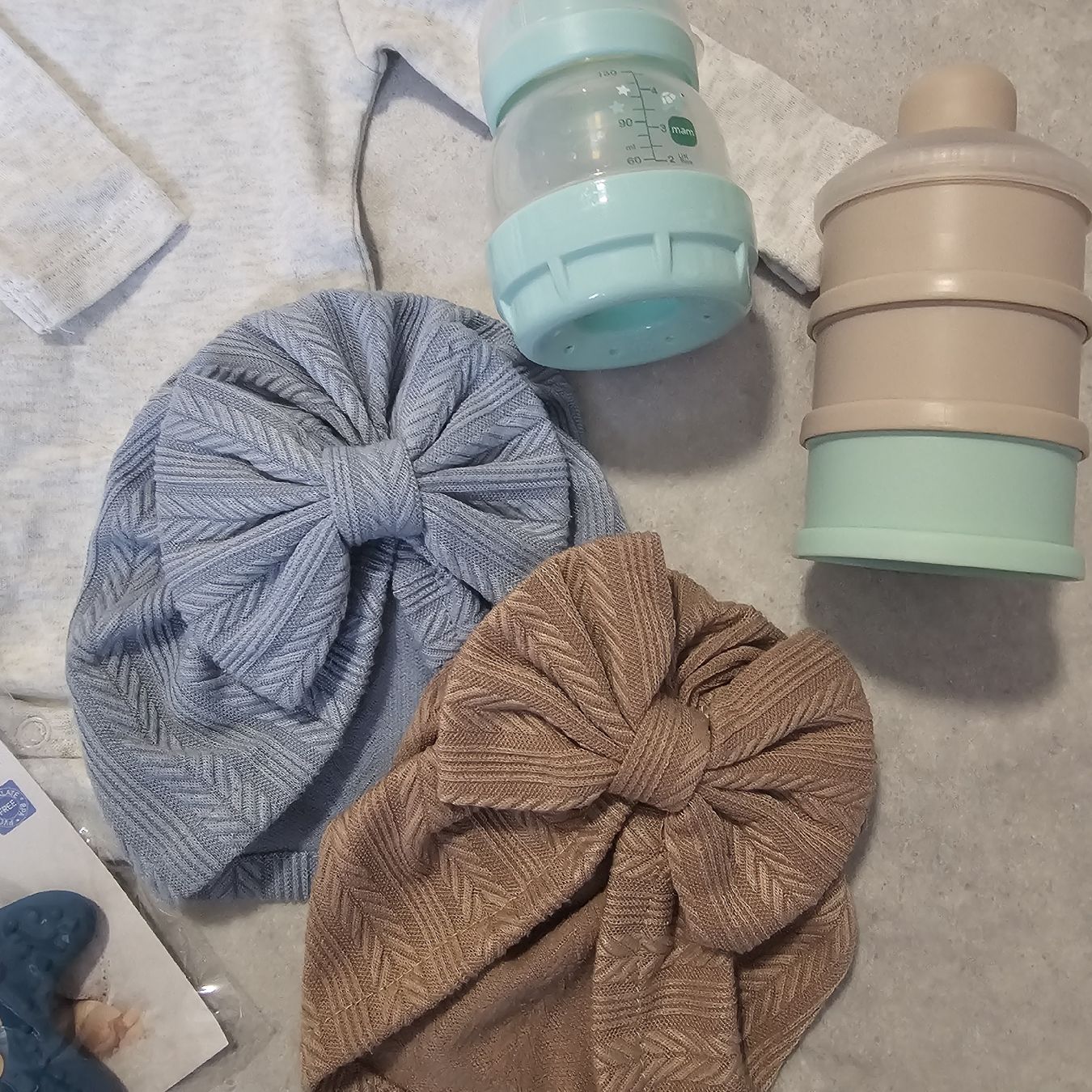 Lotti & Set di vestiti: Lot d'accessoires pour Bébé – Usato da Sornetan venduto da T.a333 3