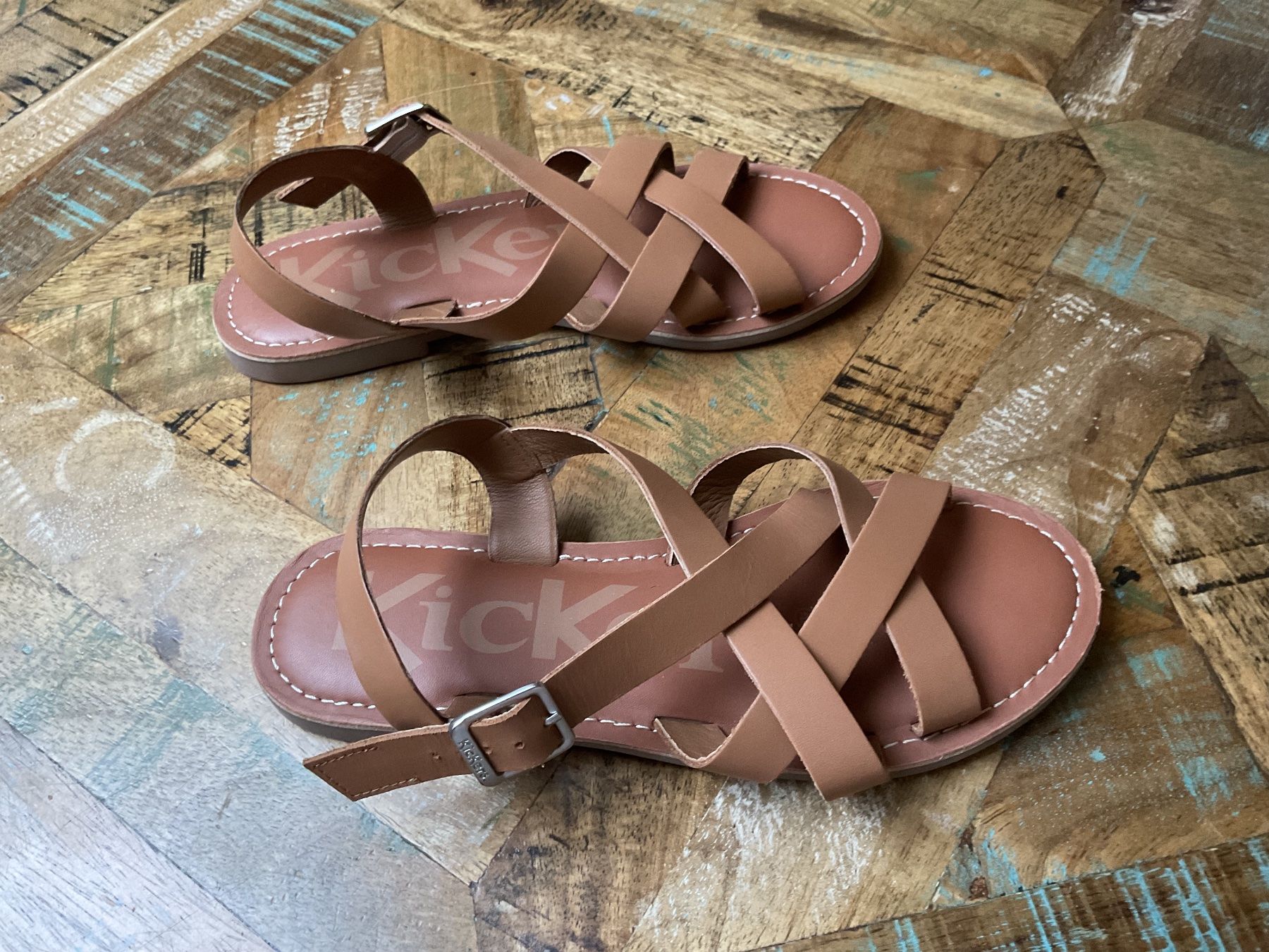 Kickers Chaussures filles: Kickers Ledersandale Gr.37 – D'occasion à Bachenbülach par Sybeco 1