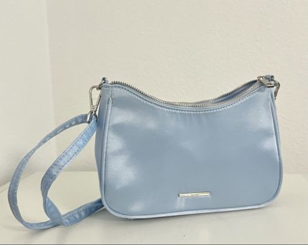 Bershka Schultertasche Hellblau